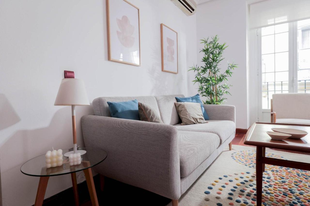 One Bedroom Apartment In Chueca Madrid Esterno foto