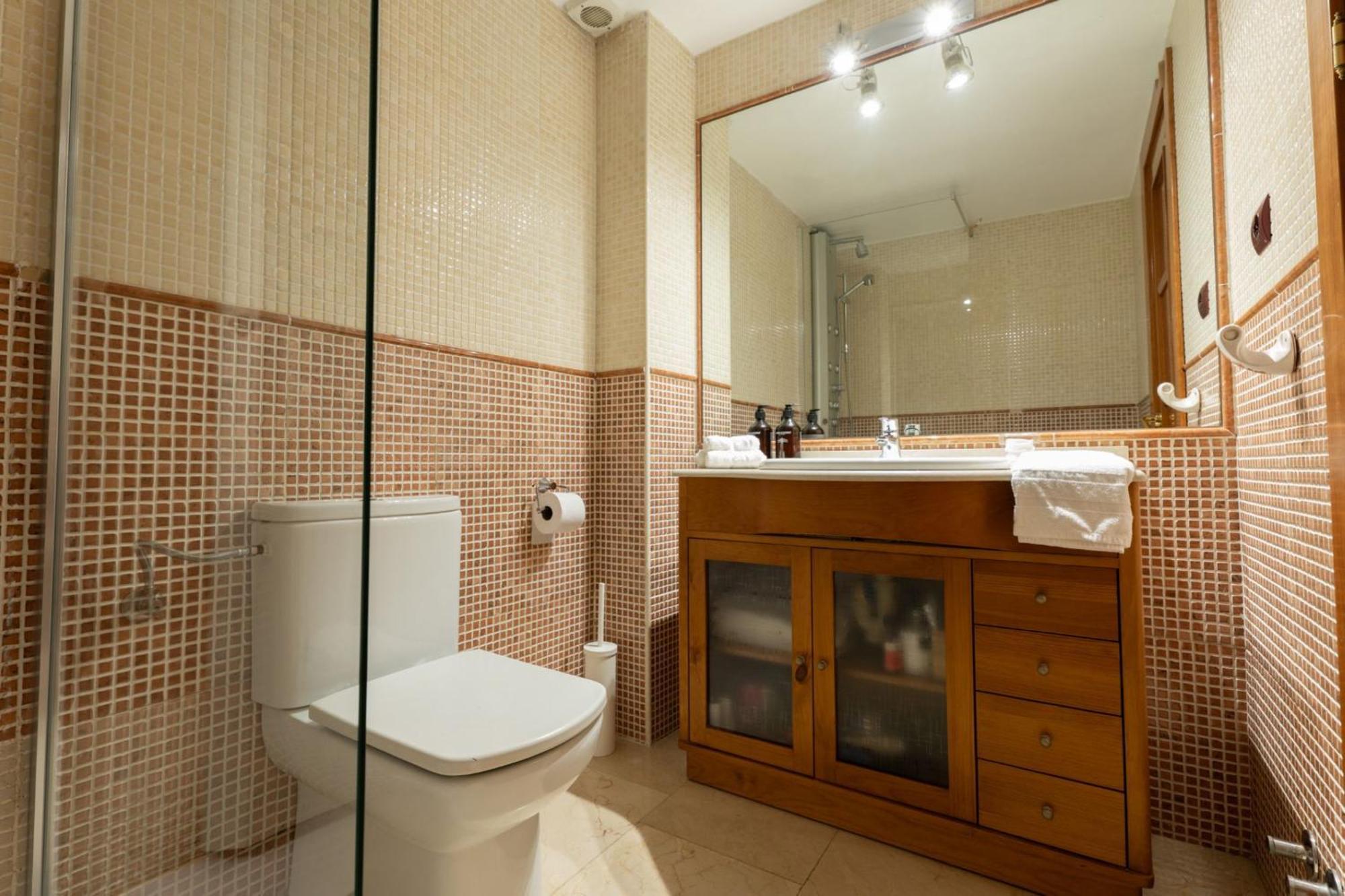 One Bedroom Apartment In Chueca Madrid Esterno foto